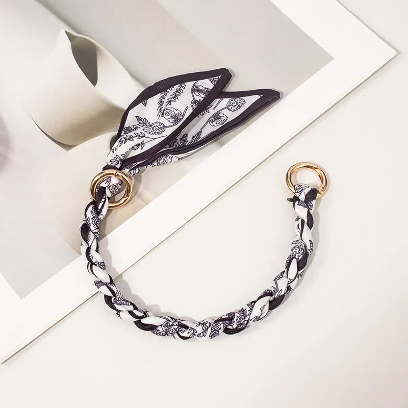 Eleganter Seidenschal "Floral Touch"