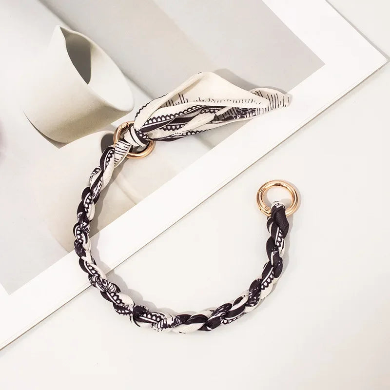 Eleganter Seidenschal "Floral Touch"