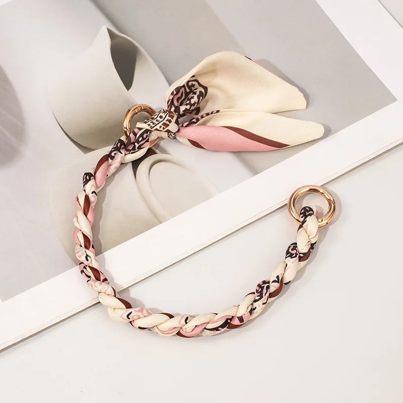 Eleganter Seidenschal "Floral Touch"