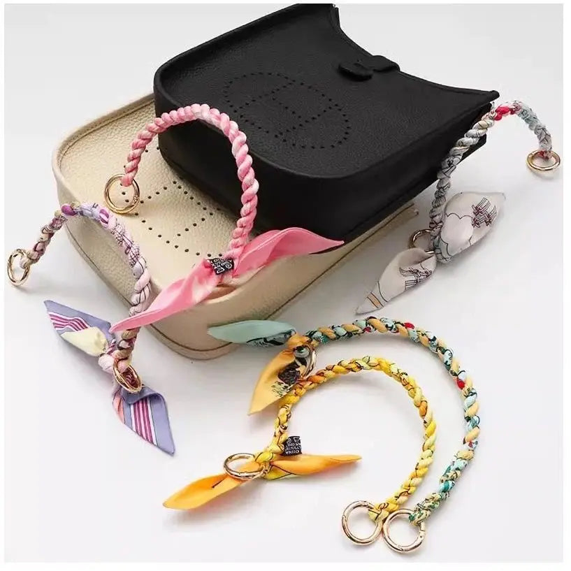 Eleganter Seidenschal "Floral Touch"